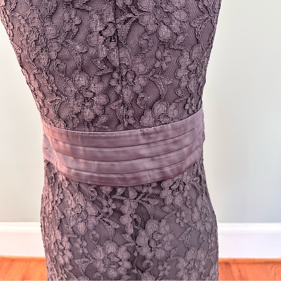 Isaac Mizrahi gray lace midi V neck dress in size small - Picture 3 of 9